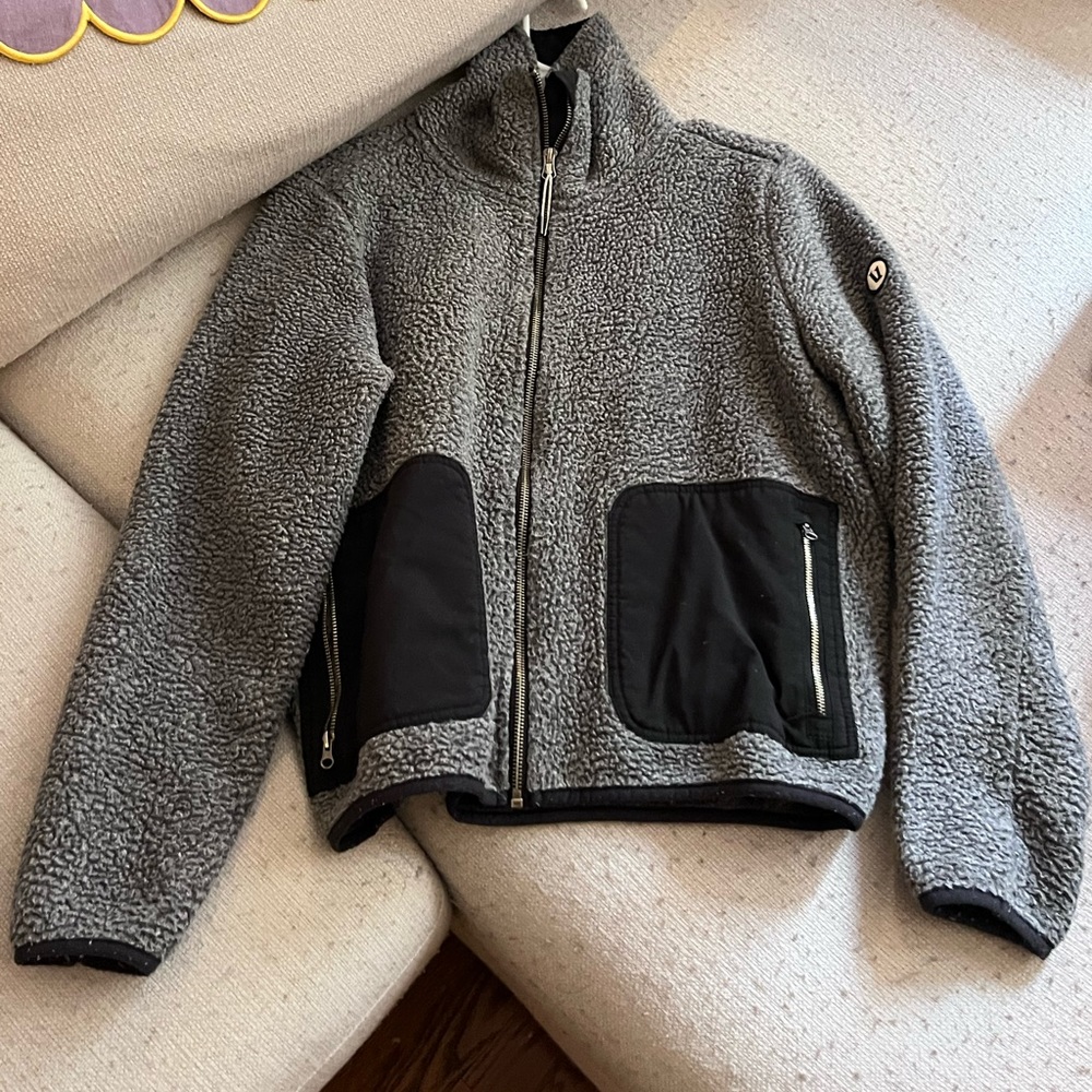 GUC Vuori Gray Fleece (Women’s Small)